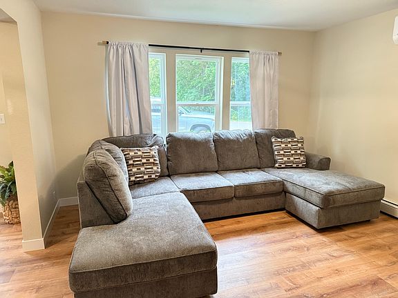 5th image of 205 Front St