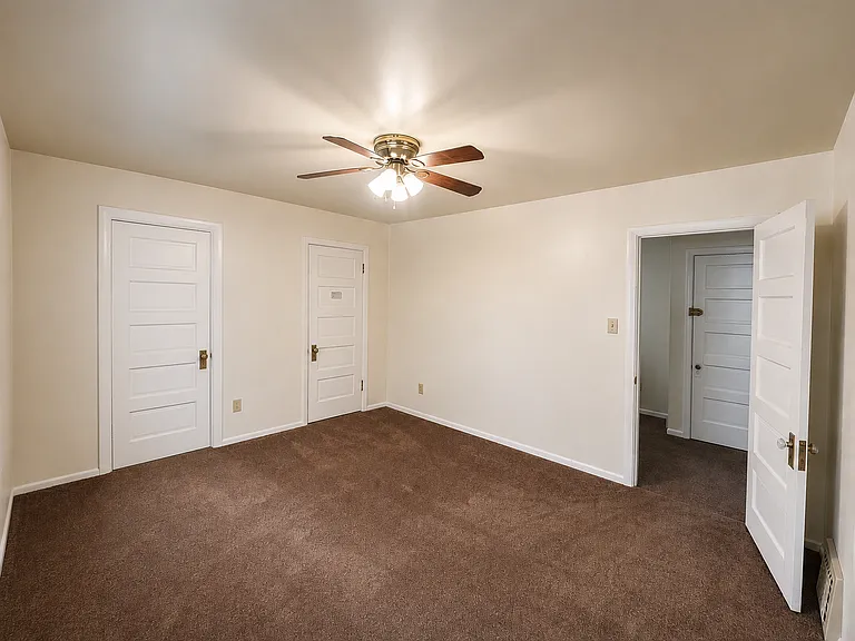 422 Franklin Ave #1 — Photo 5