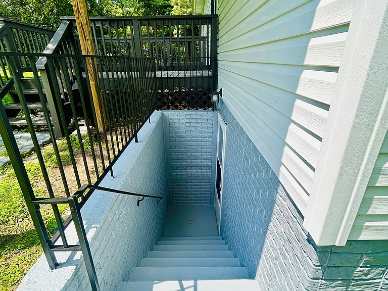 9549 Fingerboard Rd — Photo 14