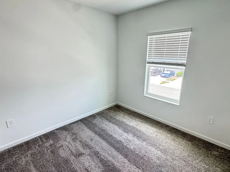 3141 Laurent Loop — Photo 31