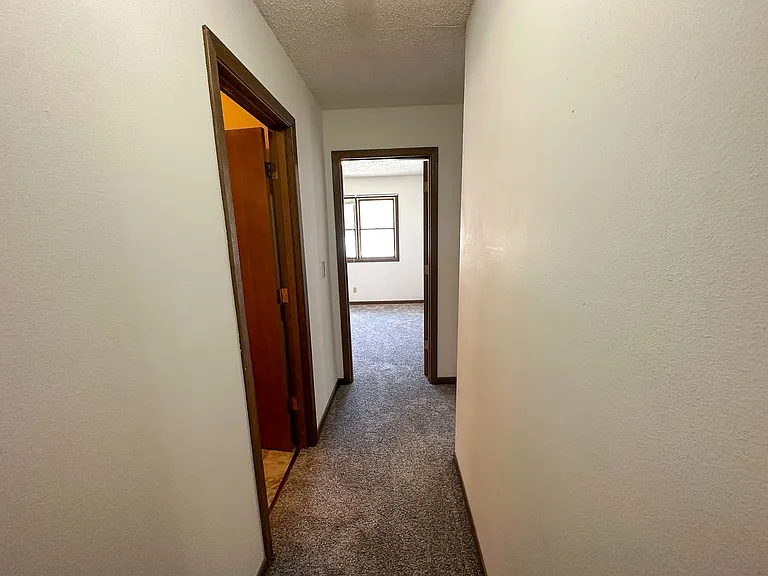 212 S Walnut Ave — Photo 13