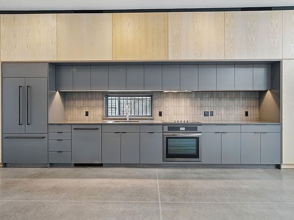 4th image of 11 Beacon Ave #4