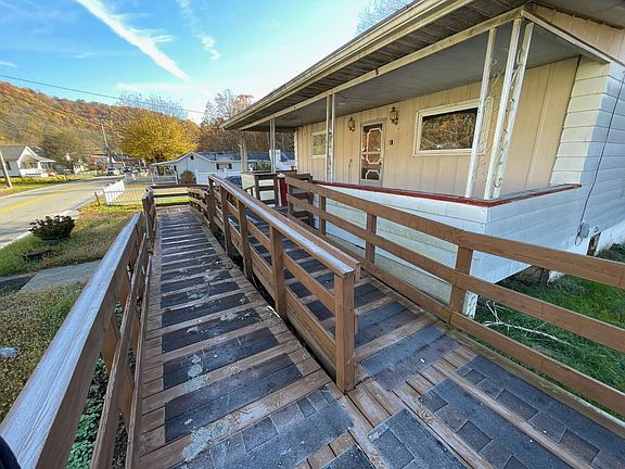 5th image of 394 Campbells Creek Dr