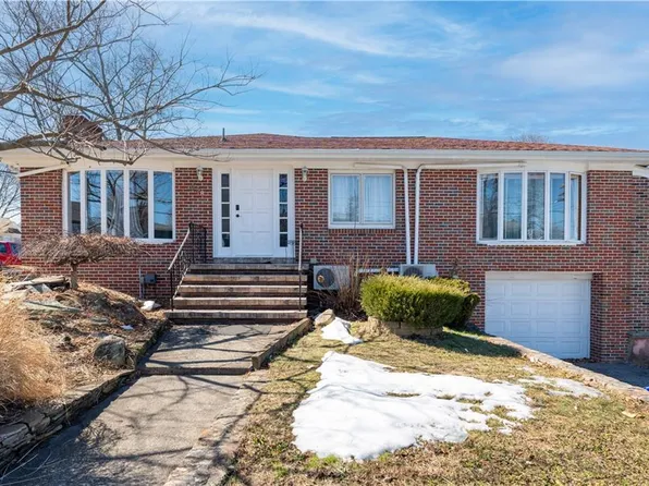 928 Admiral St, Providence, RI 02904