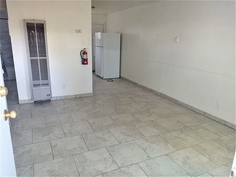 528 Texas St NE — Photo 1