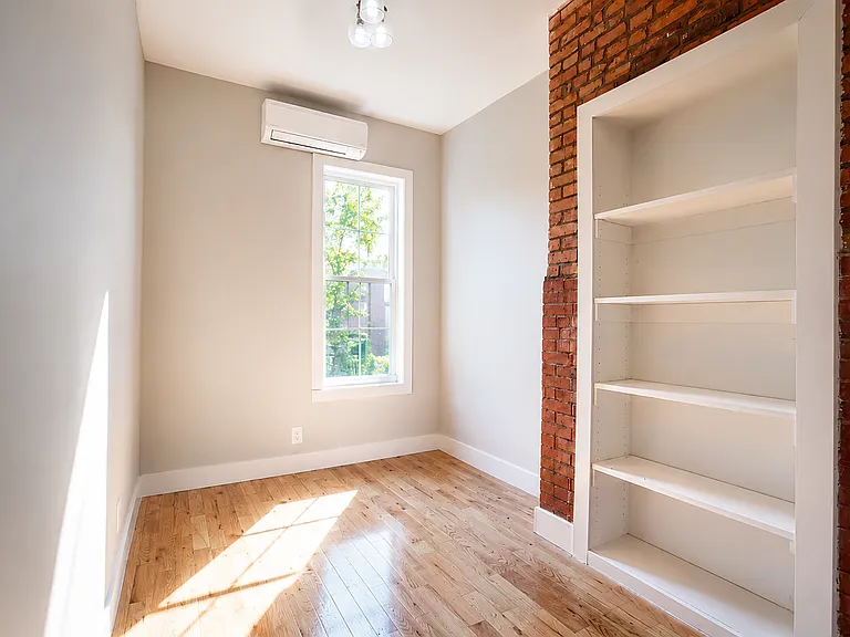 583 Onderdonk Ave #2L — Photo 9