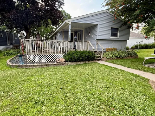 55 5th Ave NW, Elgin, MN 55932