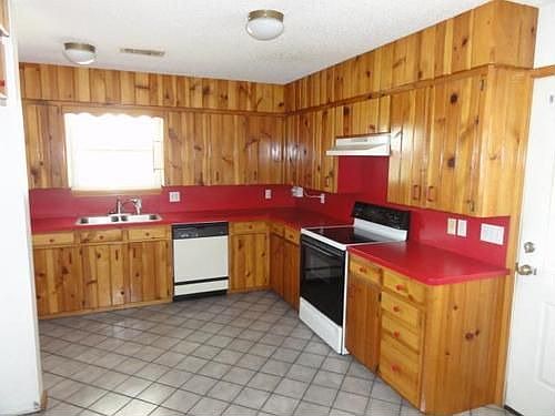 3rd image of 109 Ashley Dr
