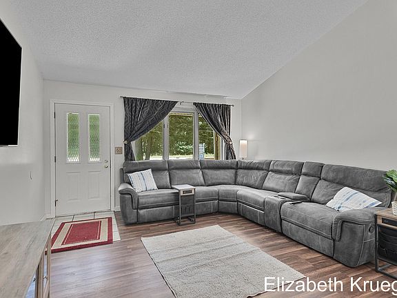 5th image of 15188 Mercury Dr