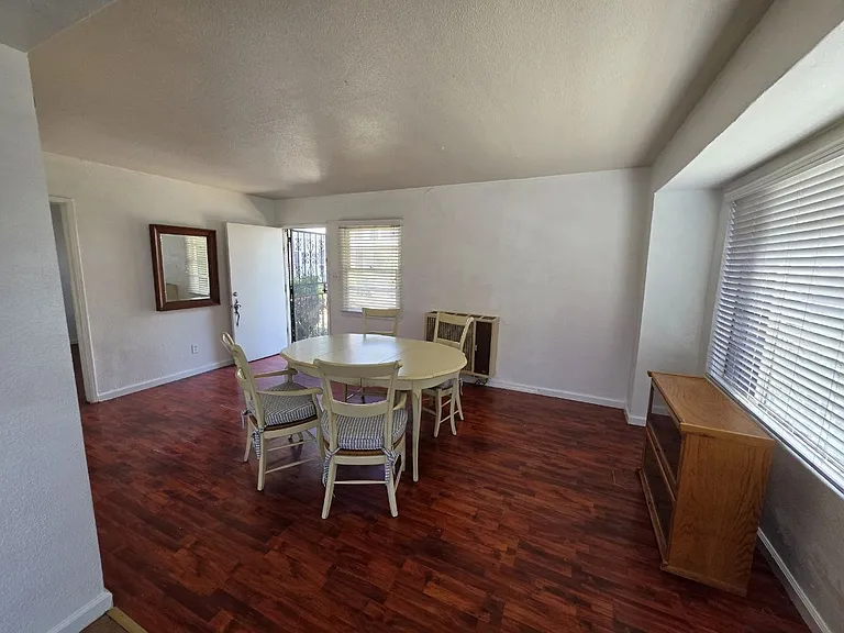 6639 E Olympic Blvd — Photo 17