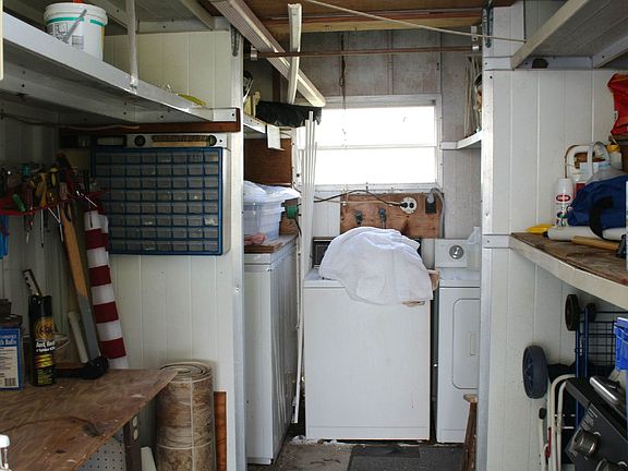 SHED/LAUNDRY/WORKSHOP