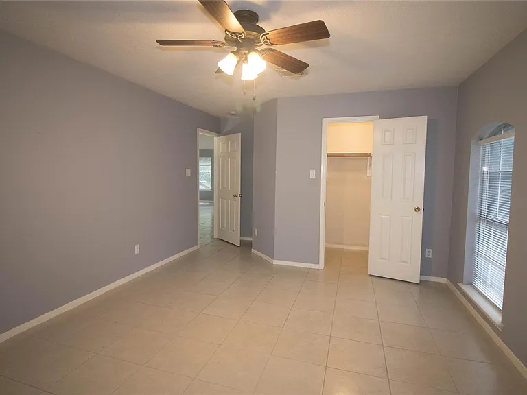 310 Cheddington Dr — Photo 19