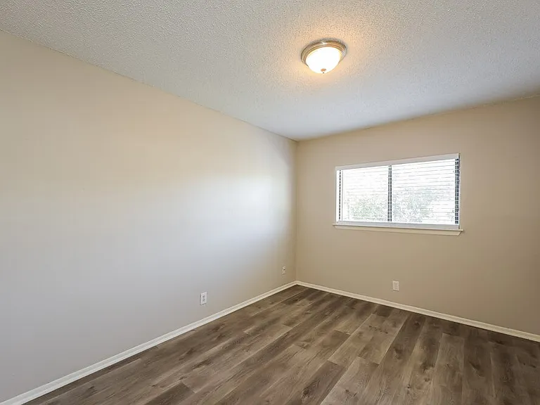 3191 Beacon Fld — Photo 13