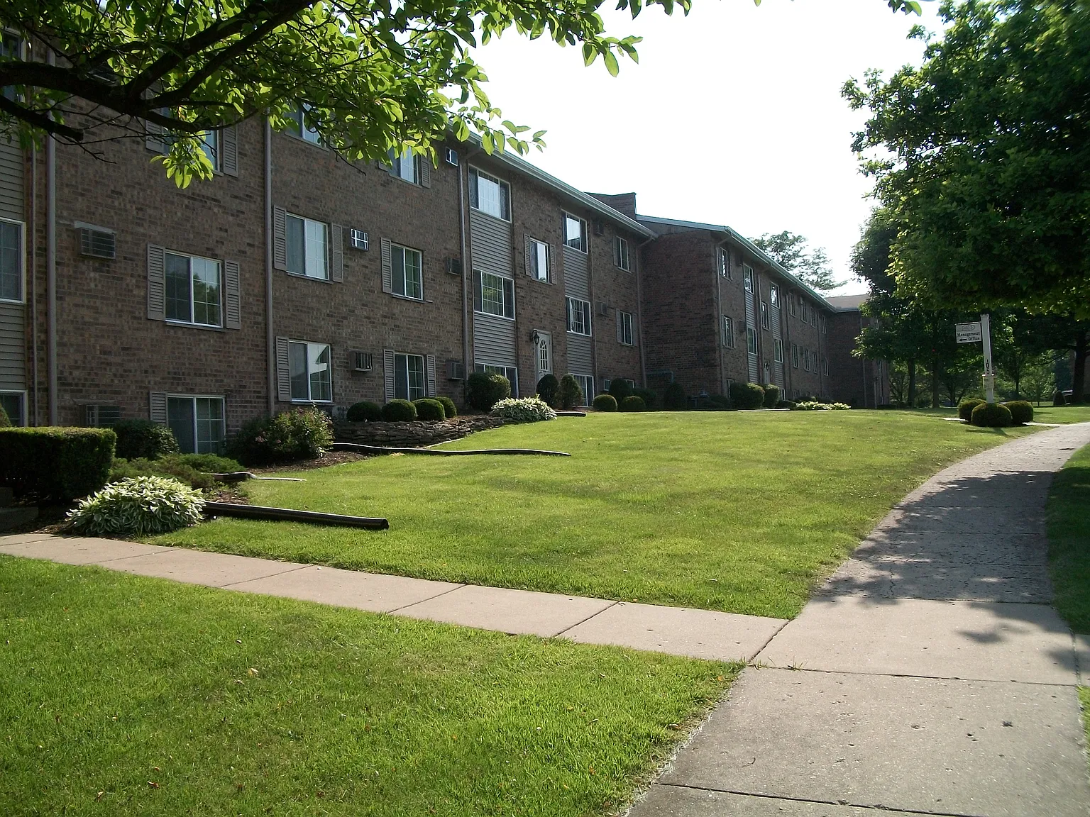 Twin Oaks West apartments — Photo 3