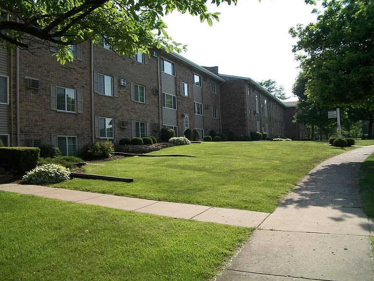 Twin Oaks West apartments — Photo 3