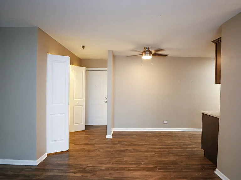 Lisle Station Apartments — Photo 19