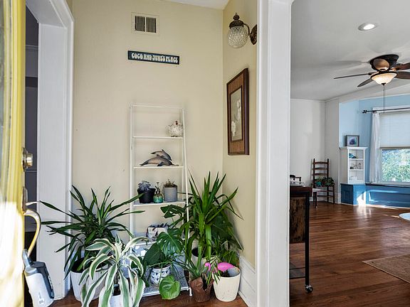 5th image of 104 Center Ct