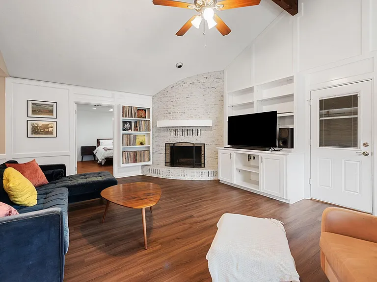 2907 Broadmoor Dr — Photo 19
