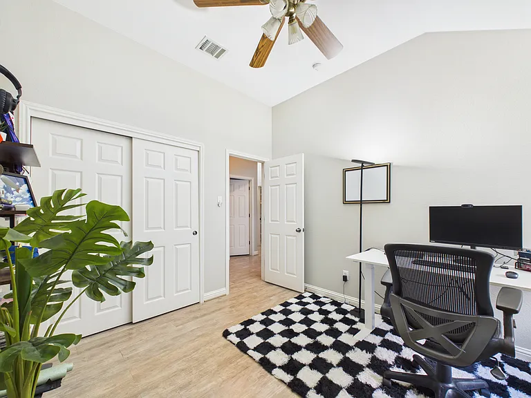 10216 Wind Cave Trl — Photo 27