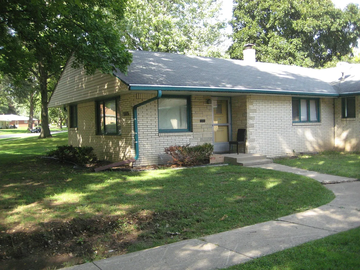 Unit for rent - 525 Fairview Blvd