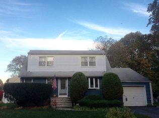 48 Payson Rd, Pequannock, NJ 07440