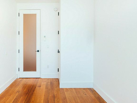 3rd image of 1144 De Kalb Ave #2F