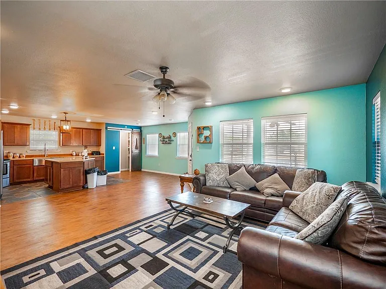 691 Tamarack Dr — Photo 10