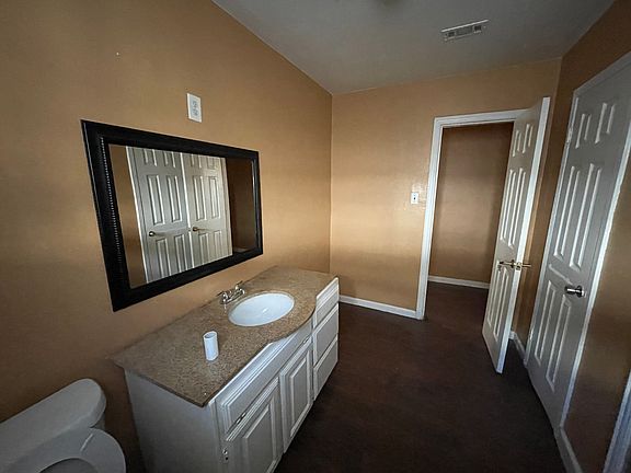 4th image of 2739 Bethurum Ave