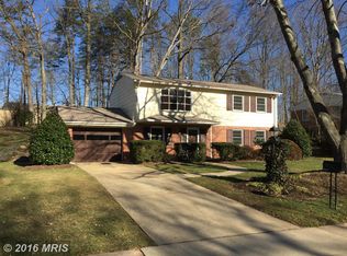 8712 Kerry Ln, Springfield, VA 22152