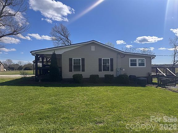 3rd image of 336 Webb Farm Rd