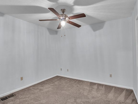 4th image of 103 Locksley Way #65