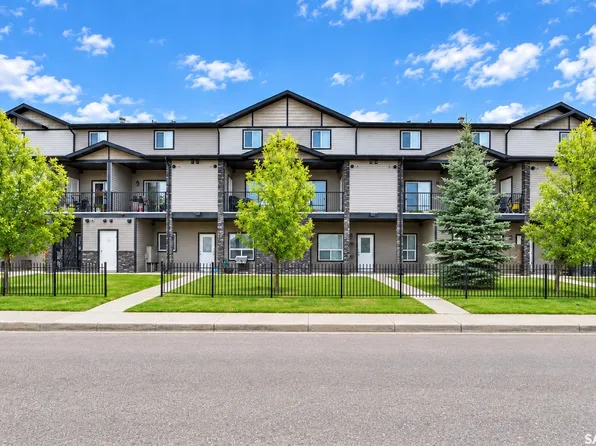 103 Klassen Crescent #403, Saskatoon, SK S7R 0G1