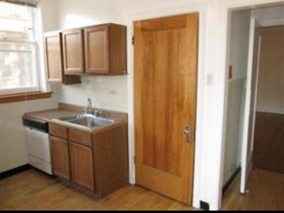 5th image of 6300 N Glenwood Ave #1