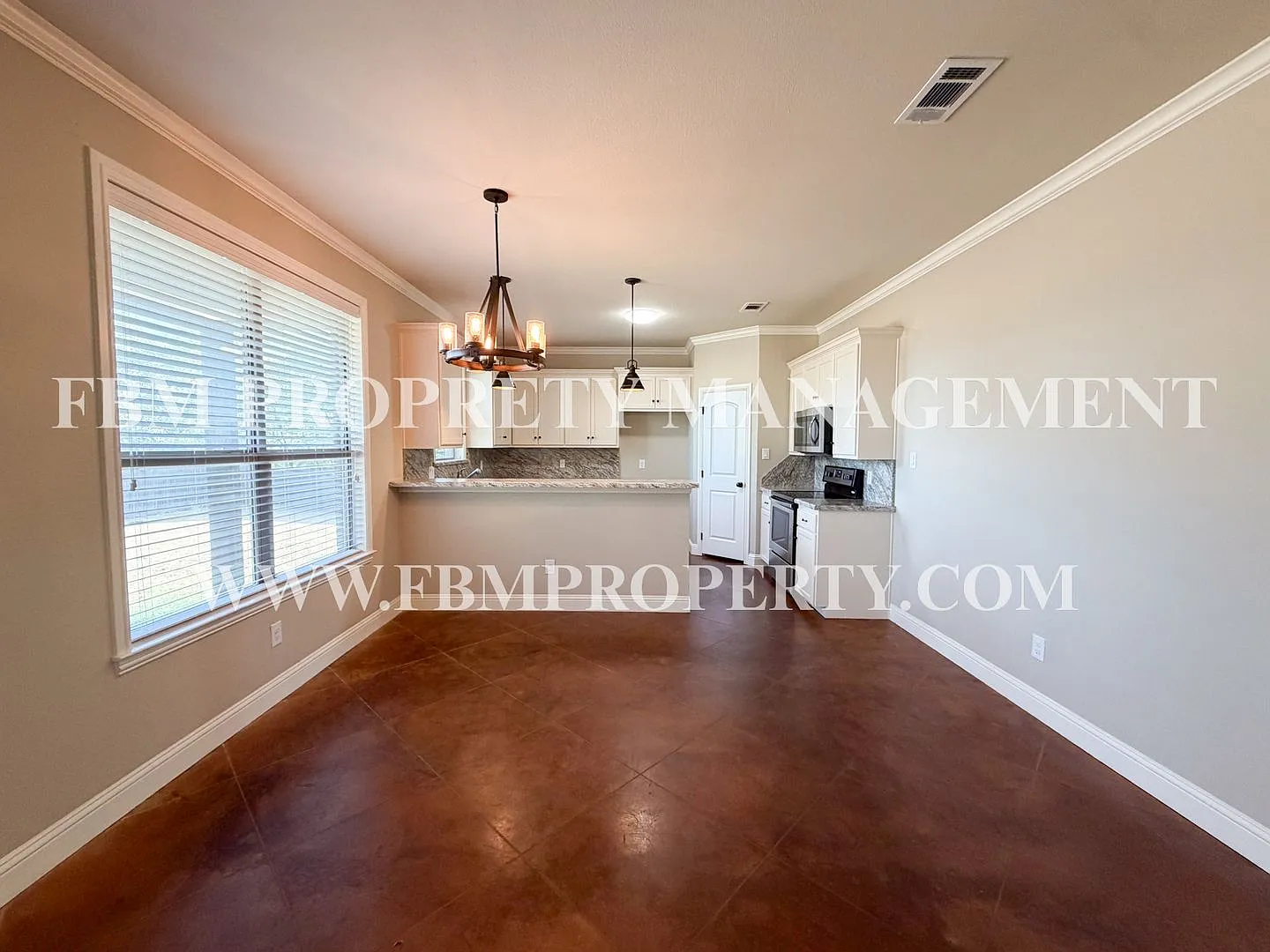 412 Centennial Ave - Cute 3 Bedroom, 2 Bathroom Home in Ennis, TX! — Photo 4