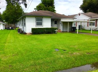 6969 Washington St, Groves, TX 77619