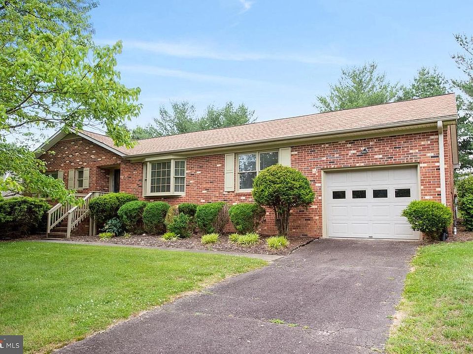 1st image of 301 Inglewood Dr
