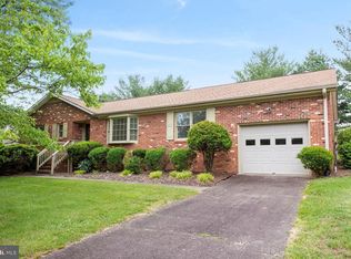 301 Inglewood Dr, Fredericksburg, VA 22407