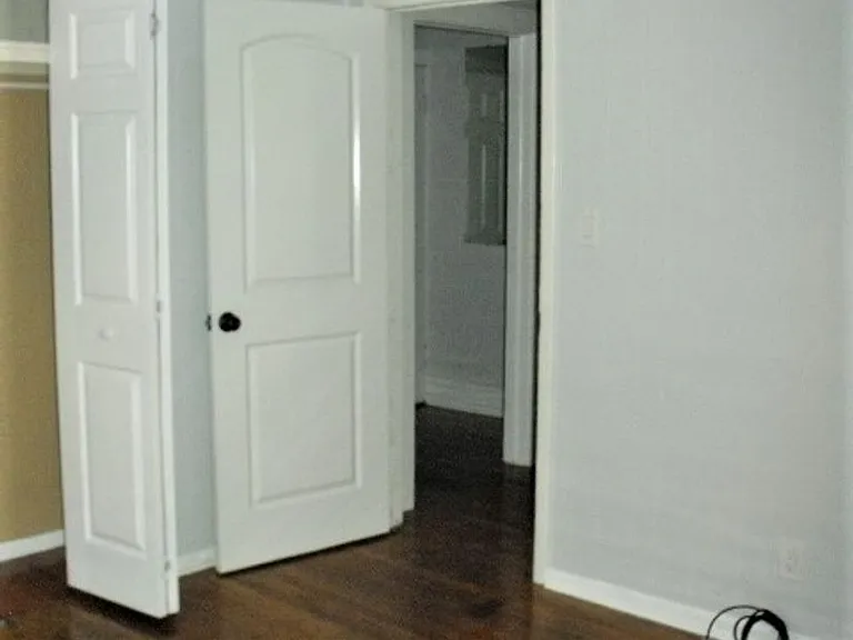901 Johnson Ave — Photo 33