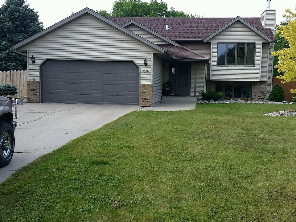 1st image of 1300 35th Ave S