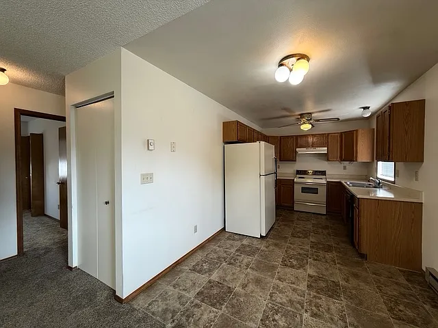 456 Barney St #1 — Photo 3