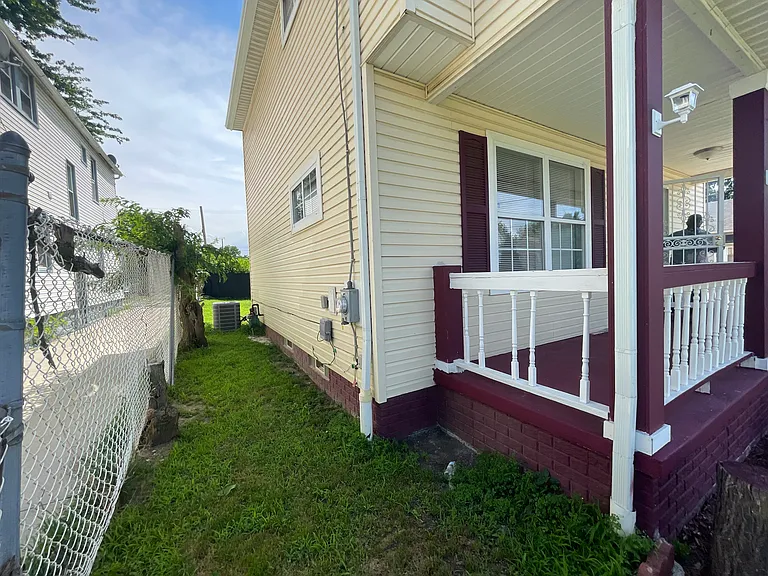 12500 Woodside Ave — Photo 36