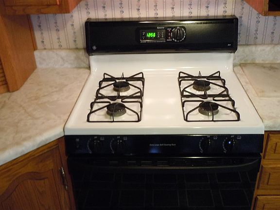 4th image of 1300 S Sunset Dr