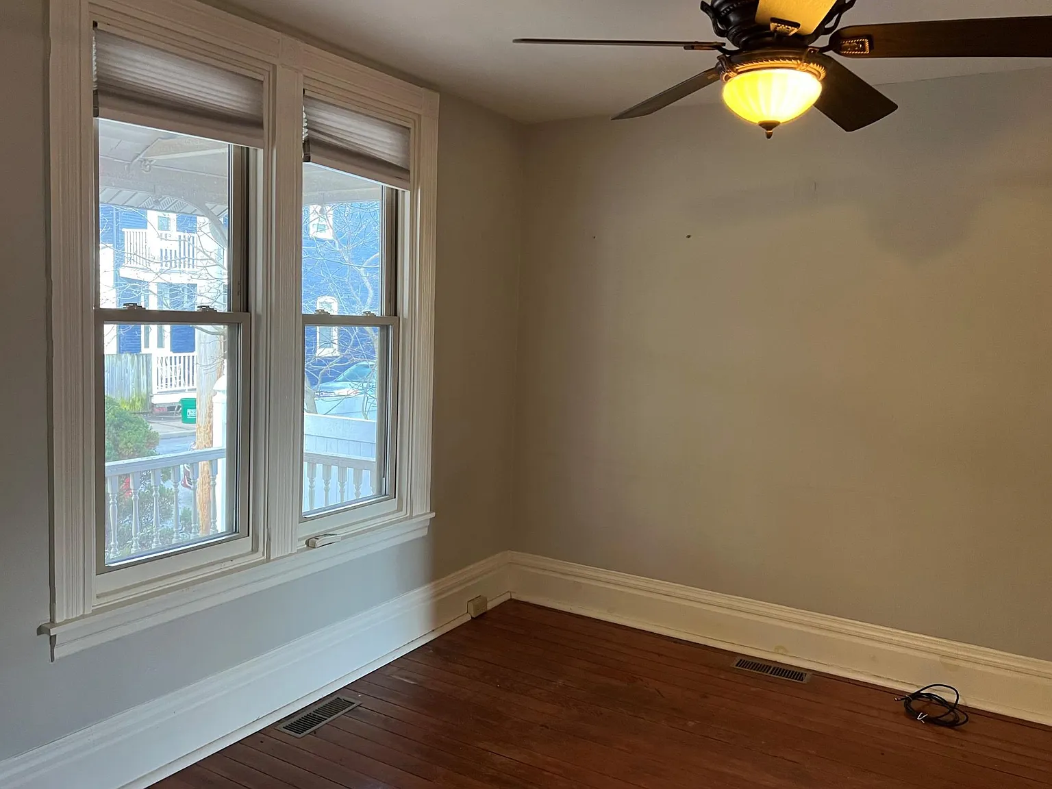 3 bed, 2.5 bath, 1696 sqft, $2,100 — Photo 3