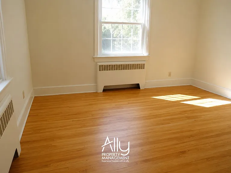 1605 Cambridge Cir — Photo 14