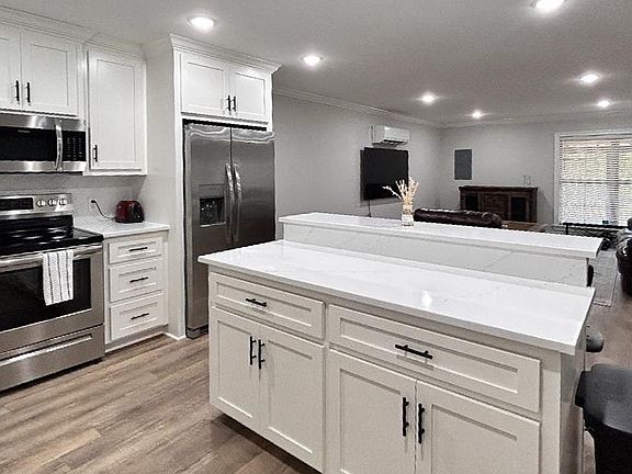 2nd image of 1007 Highway 42 Unit B