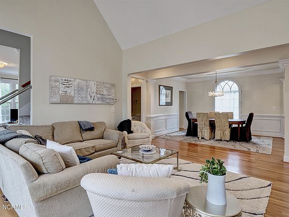 3rd image of 4609 Archer Dr