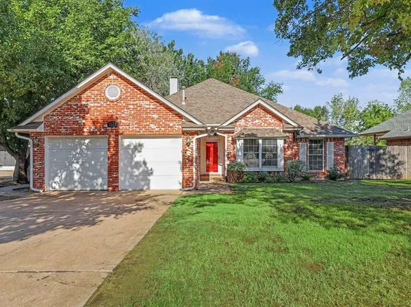 1513 Louis Scott St, Edmond, OK 73003