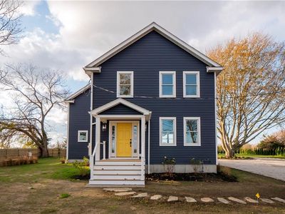 1096 E Main Rd, Middletown, RI, 02842
