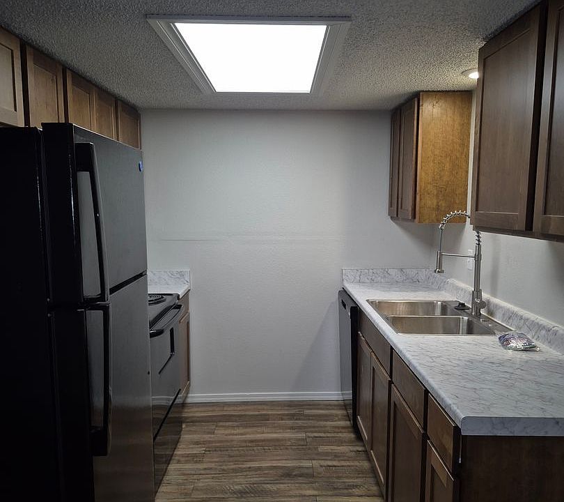 1st image of 6701 Dallas St #6