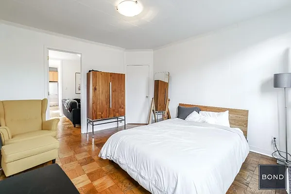 Rented by Bond New York | media 9